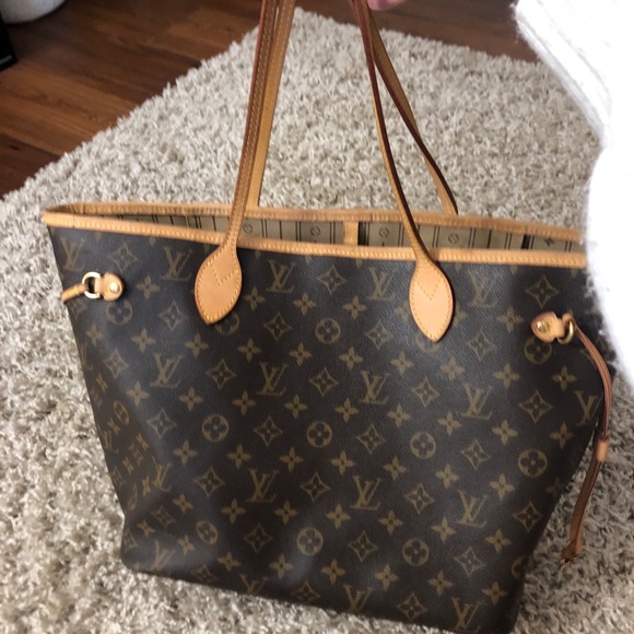 LV medium tote - Picture 3 of 12